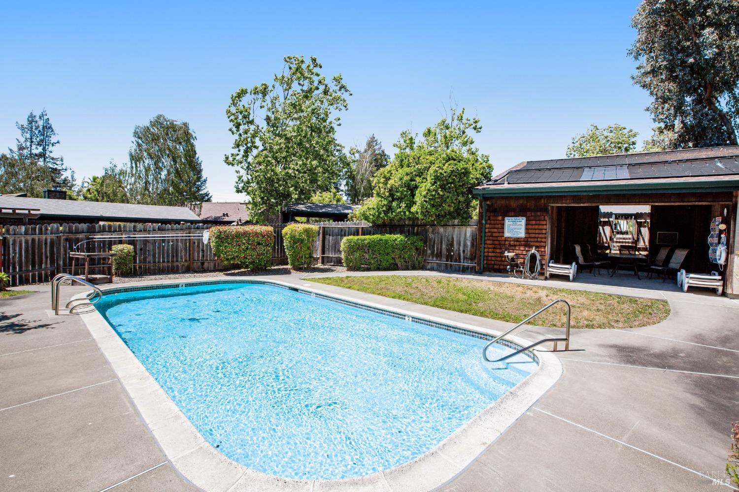 Detail Gallery Image 44 of 46 For 13 Pine Tree Cir, Cotati,  CA 94931 - 2 Beds | 1 Baths