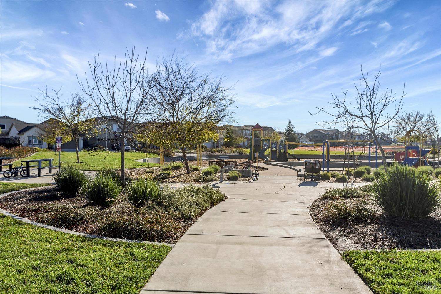 Detail Gallery Image 36 of 38 For 1621 Wildflower Way, Rohnert Park,  CA 94928 - 4 Beds | 3 Baths