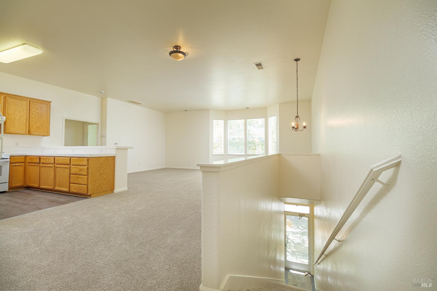 Detail Gallery Image 5 of 33 For 4073 Louis Krohn Dr, Santa Rosa,  CA 95407 - 3 Beds | 2/2 Baths