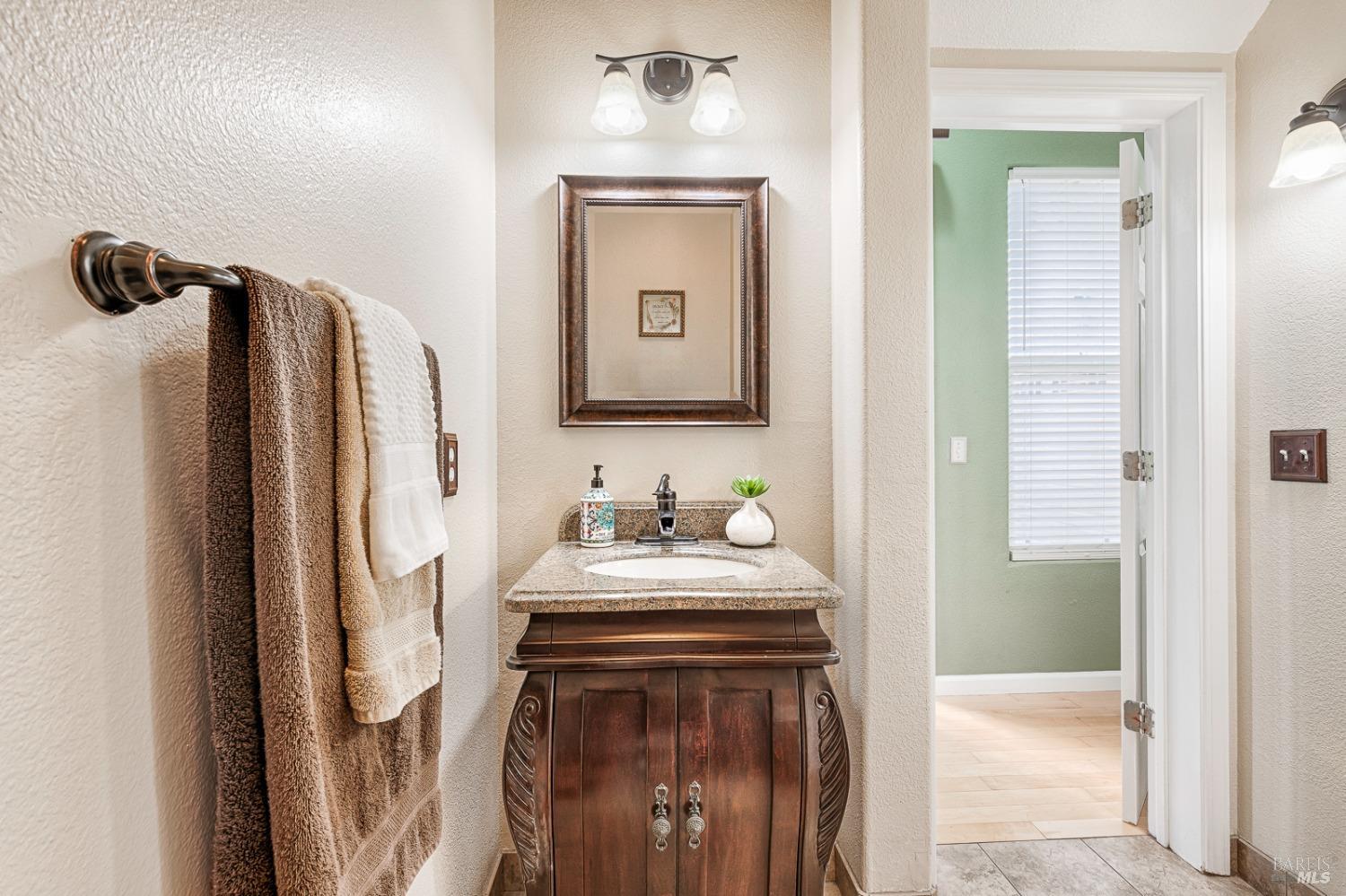 Detail Gallery Image 49 of 53 For 3856 Louis Krohn Dr, Santa Rosa,  CA 95407 - 4 Beds | 4/1 Baths