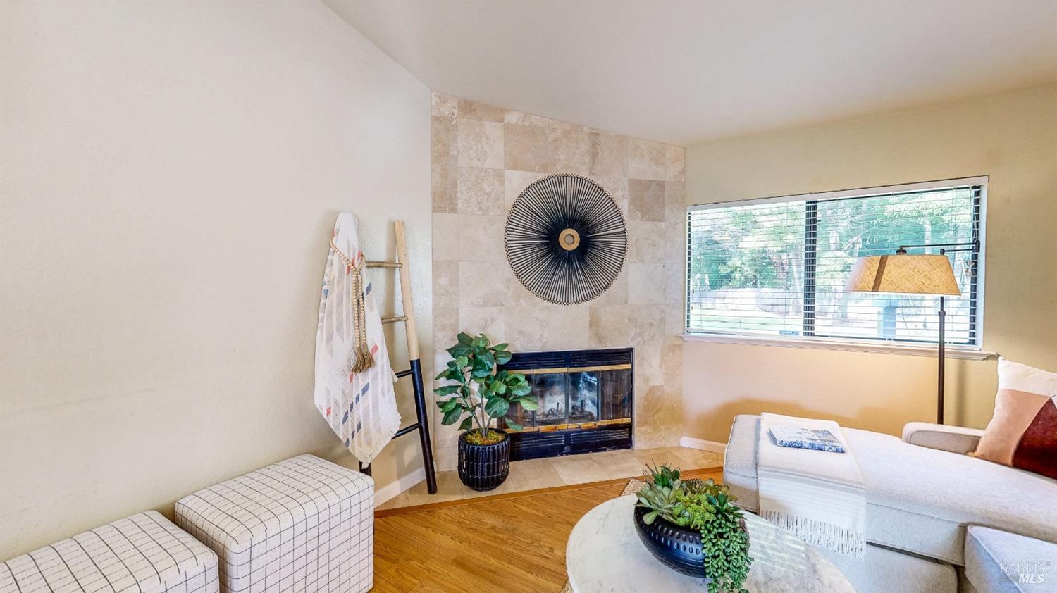 Detail Gallery Image 10 of 46 For 13 Pine Tree Cir, Cotati,  CA 94931 - 2 Beds | 1 Baths