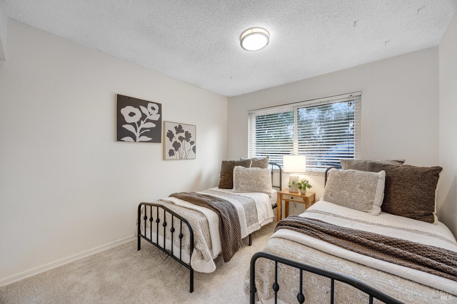 Detail Gallery Image 14 of 36 For 852 Grouse Ln, Petaluma,  CA 94954 - 3 Beds | 2 Baths