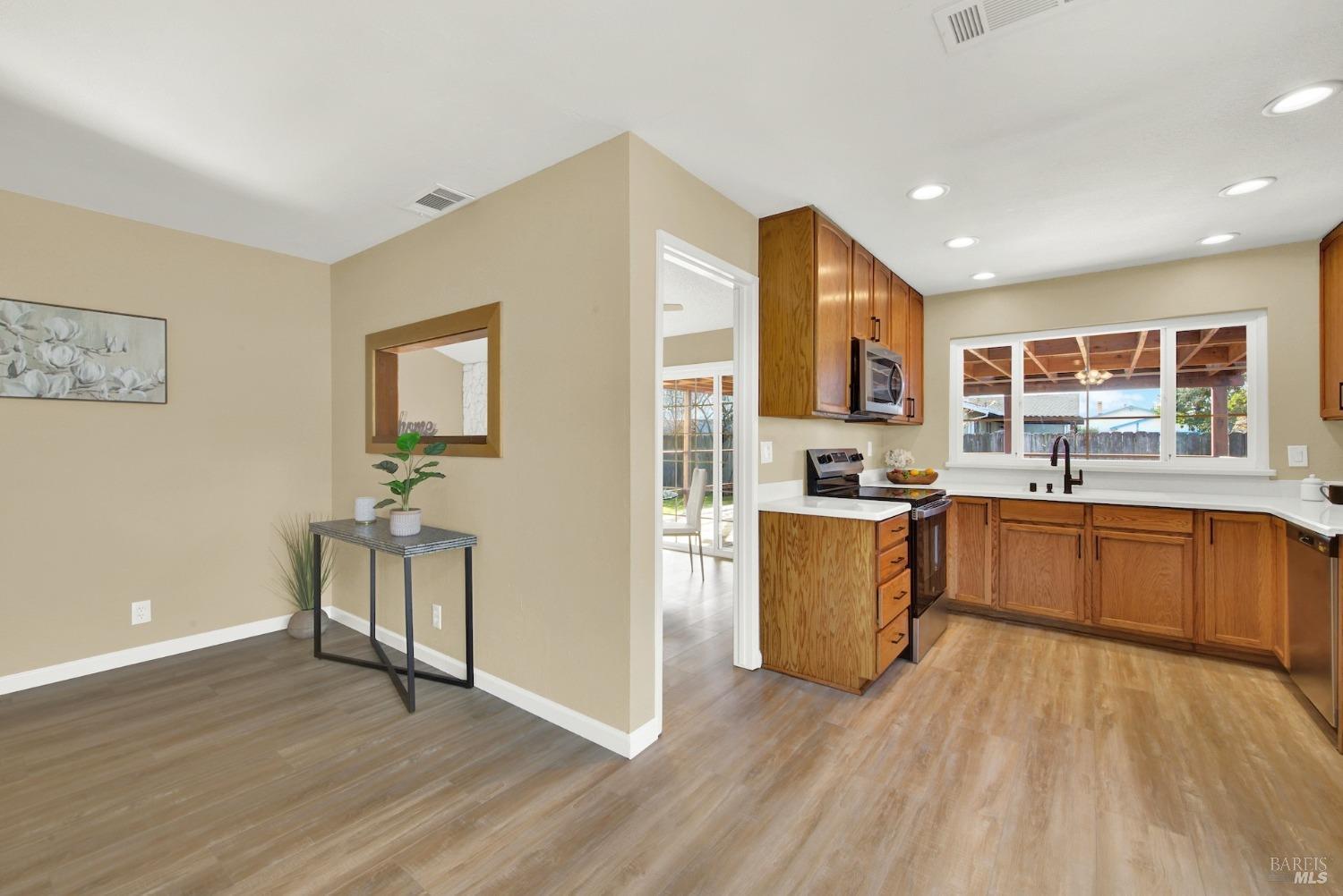 Detail Gallery Image 21 of 38 For 1209 Skylark Ct, Suisun City,  CA 94585 - 3 Beds | 2 Baths