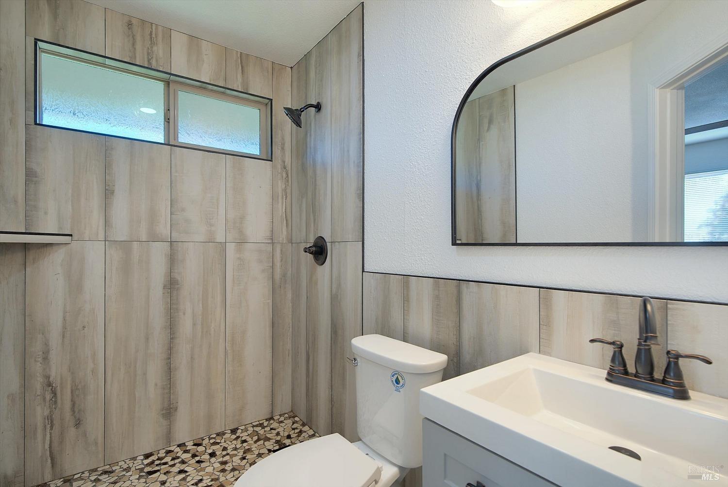 Detail Gallery Image 18 of 25 For 2113 Corby Ave, Santa Rosa,  CA 95407 - 3 Beds | 2/1 Baths