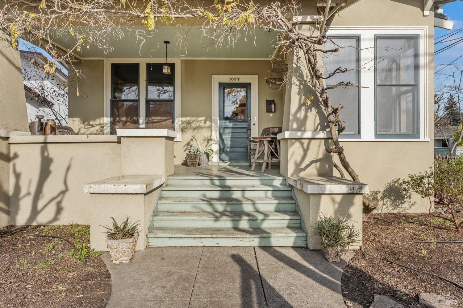 Detail Gallery Image 2 of 25 For 1027 Benton St, Santa Rosa,  CA 95404 - 3 Beds | 2 Baths