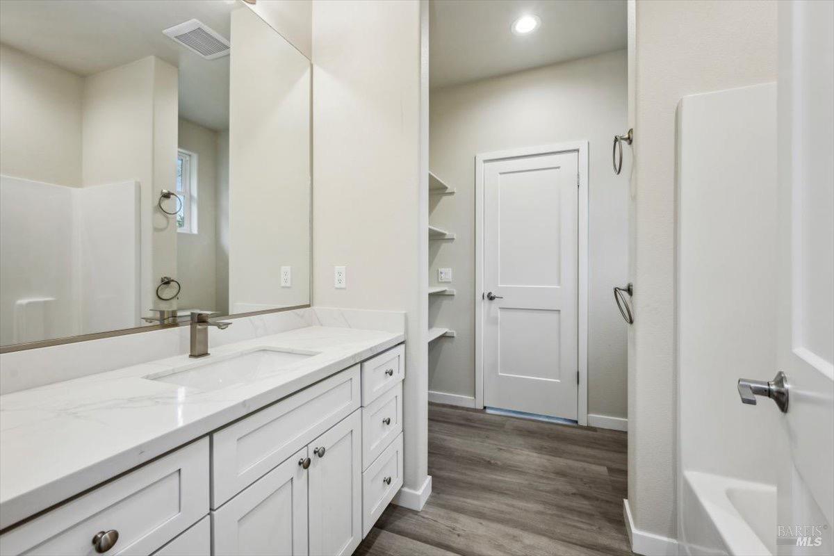 Detail Gallery Image 22 of 33 For 18904 Timber Point Ct, Hidden Valley Lake,  CA 95467 - 3 Beds | 2/1 Baths