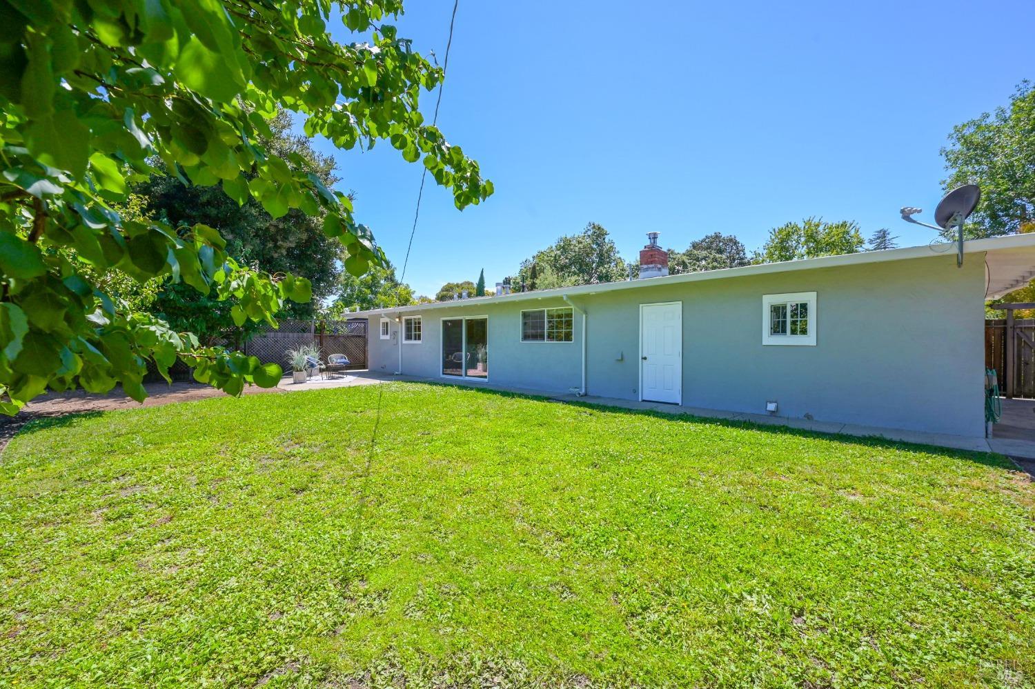 Detail Gallery Image 33 of 38 For 60 Sierra Vis, Novato,  CA 94947 - 3 Beds | 2 Baths