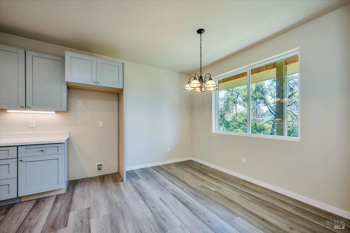 Detail Gallery Image 8 of 33 For 18904 Timber Point Ct, Hidden Valley Lake,  CA 95467 - 3 Beds | 2/1 Baths