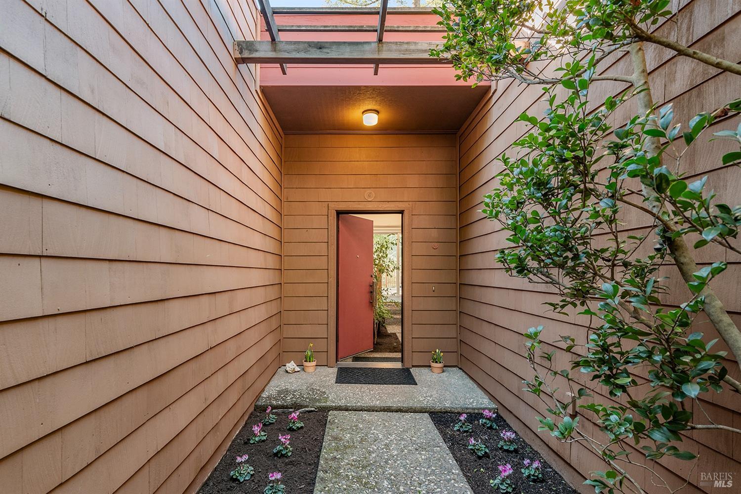 Detail Gallery Image 5 of 48 For 2652 Knob Hill Dr, Santa Rosa,  CA 95404 - 4 Beds | 2/1 Baths