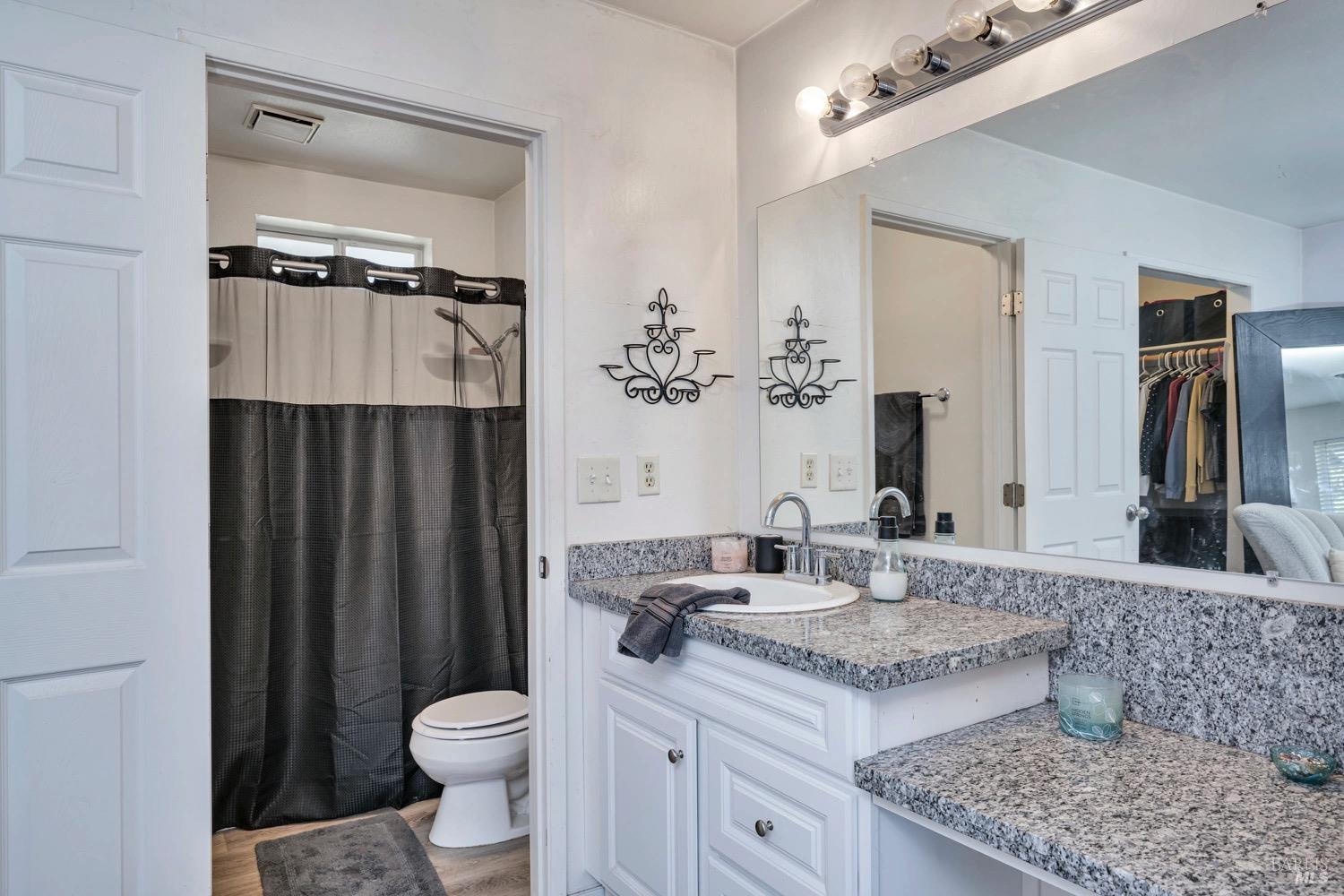 Detail Gallery Image 10 of 24 For 18078 Spyglass Rd, Hidden Valley Lake,  CA 95467 - 3 Beds | 2 Baths