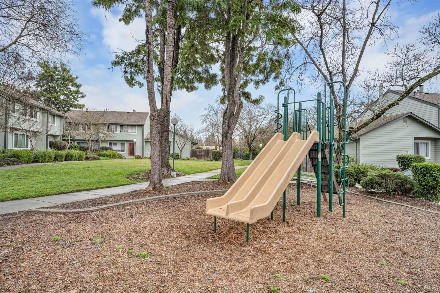 Detail Gallery Image 23 of 26 For 1722 Oldfield Way, Santa Rosa,  CA 95401 - 2 Beds | 1/1 Baths