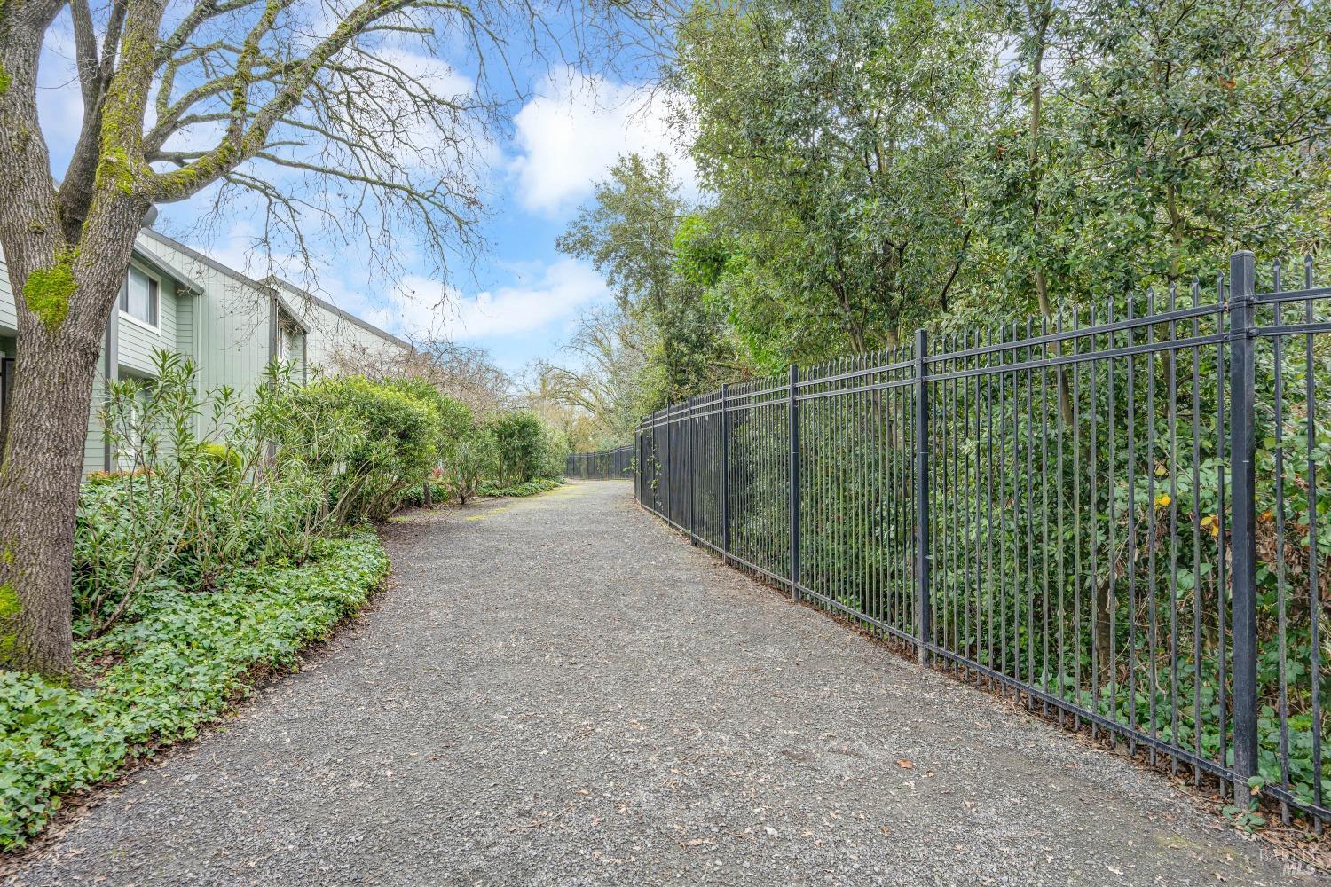 Detail Gallery Image 22 of 26 For 1722 Oldfield Way, Santa Rosa,  CA 95401 - 2 Beds | 1/1 Baths