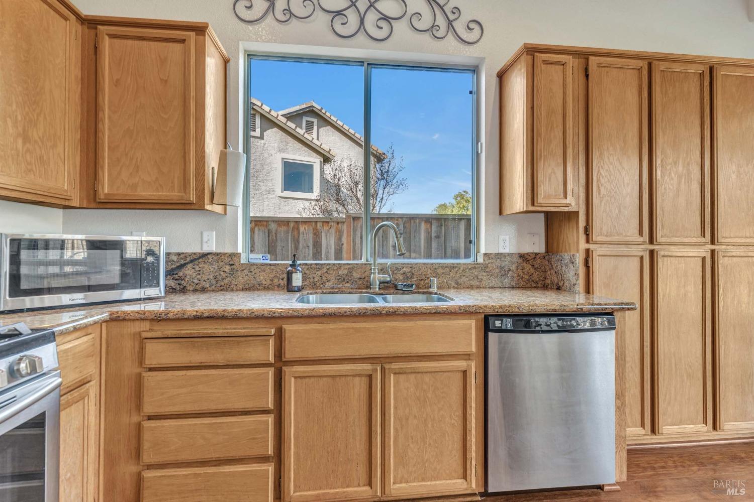 Detail Gallery Image 12 of 39 For 4706 Antelope Cir, Fairfield,  CA 94534 - 3 Beds | 2 Baths