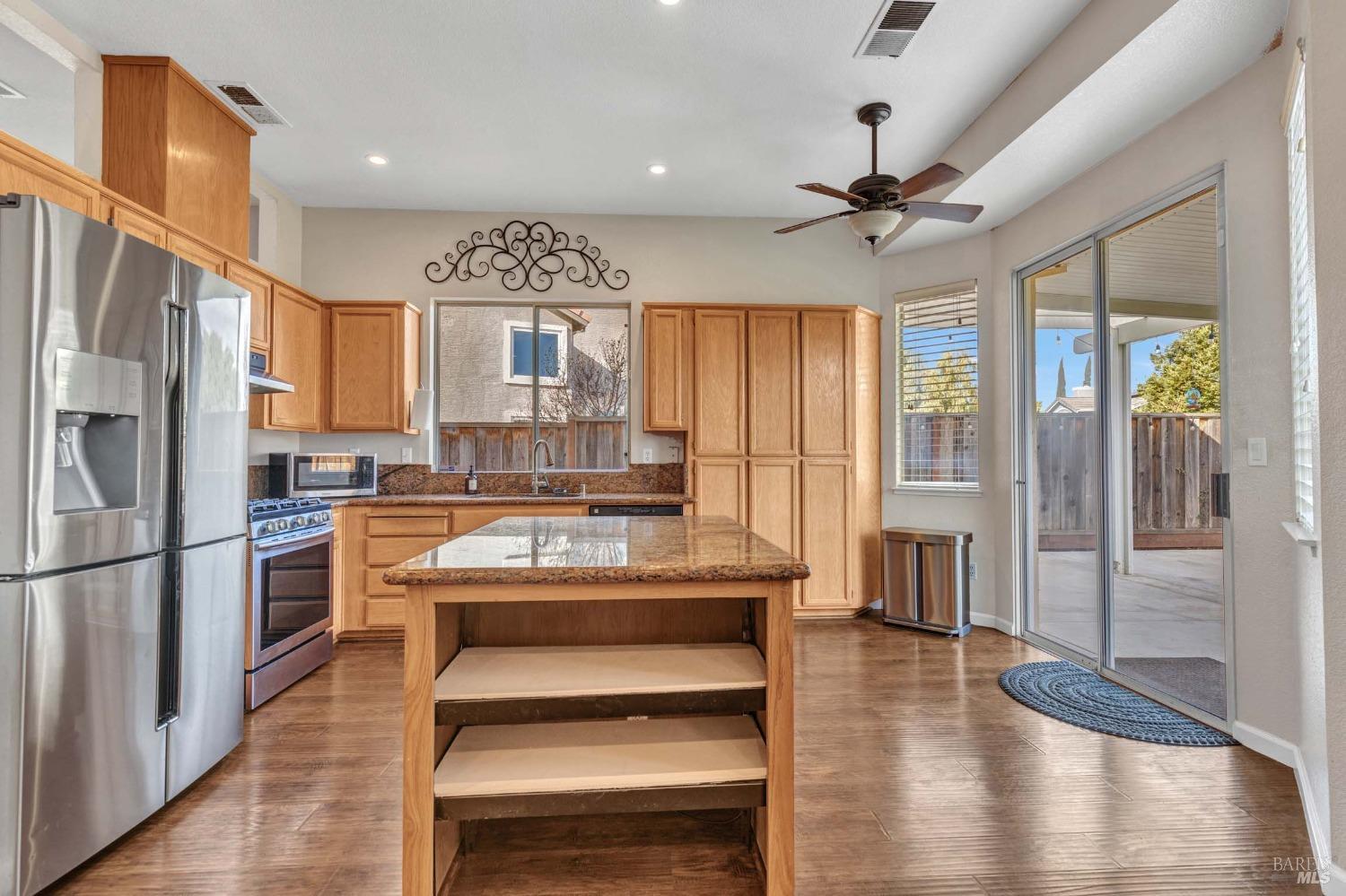 Detail Gallery Image 9 of 39 For 4706 Antelope Cir, Fairfield,  CA 94534 - 3 Beds | 2 Baths