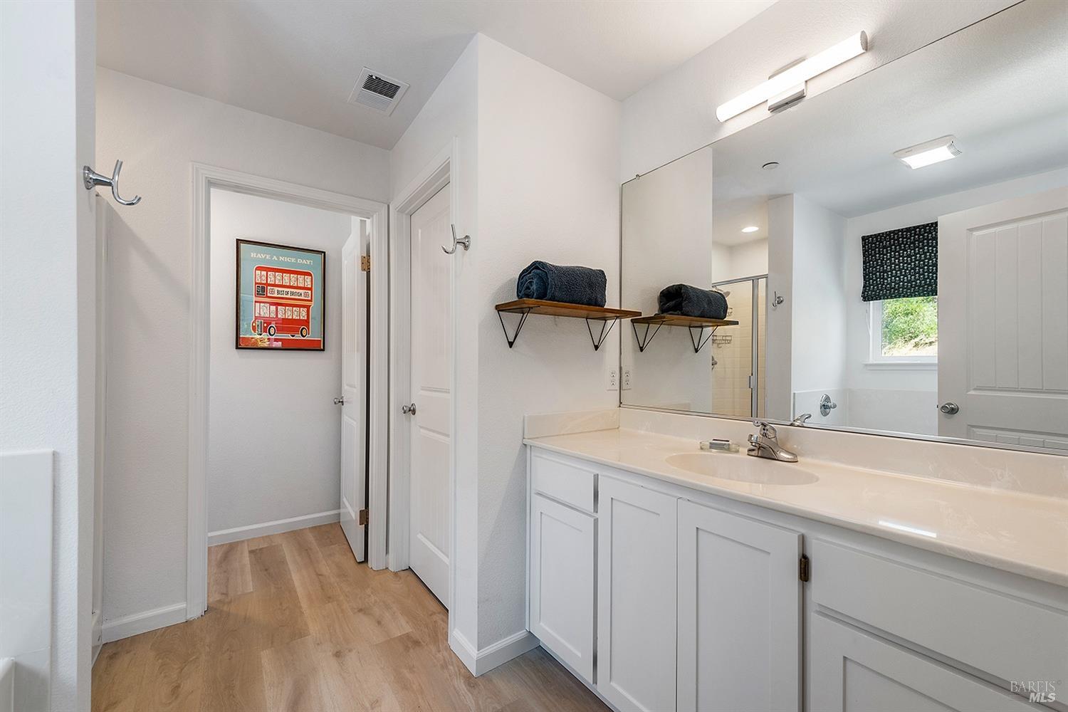 Detail Gallery Image 13 of 19 For 324 Moonlight Cir, Cloverdale,  CA 95425 - 3 Beds | 2/1 Baths