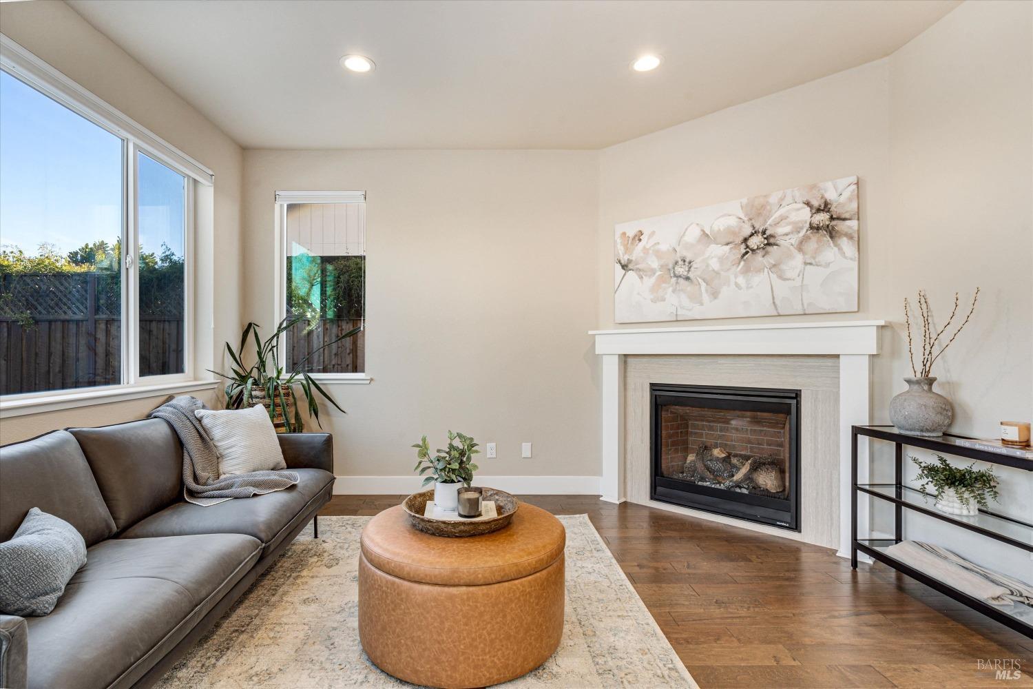 Detail Gallery Image 21 of 45 For 1864 Crimson Ln, Santa Rosa,  CA 95403 - 4 Beds | 3/1 Baths