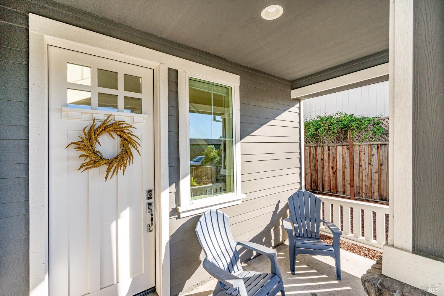 Detail Gallery Image 5 of 45 For 1864 Crimson Ln, Santa Rosa,  CA 95403 - 4 Beds | 3/1 Baths