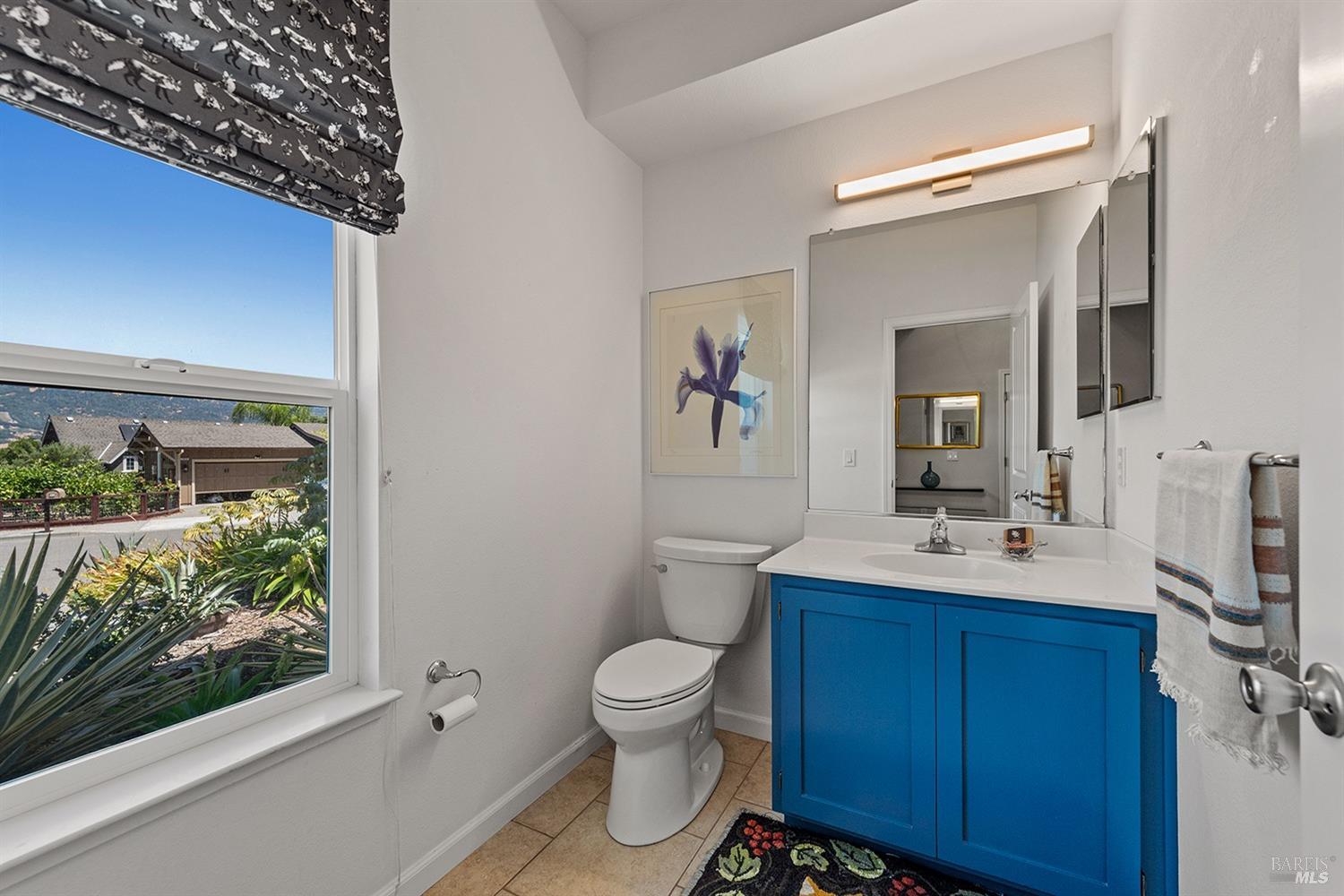 Detail Gallery Image 10 of 19 For 324 Moonlight Cir, Cloverdale,  CA 95425 - 3 Beds | 2/1 Baths