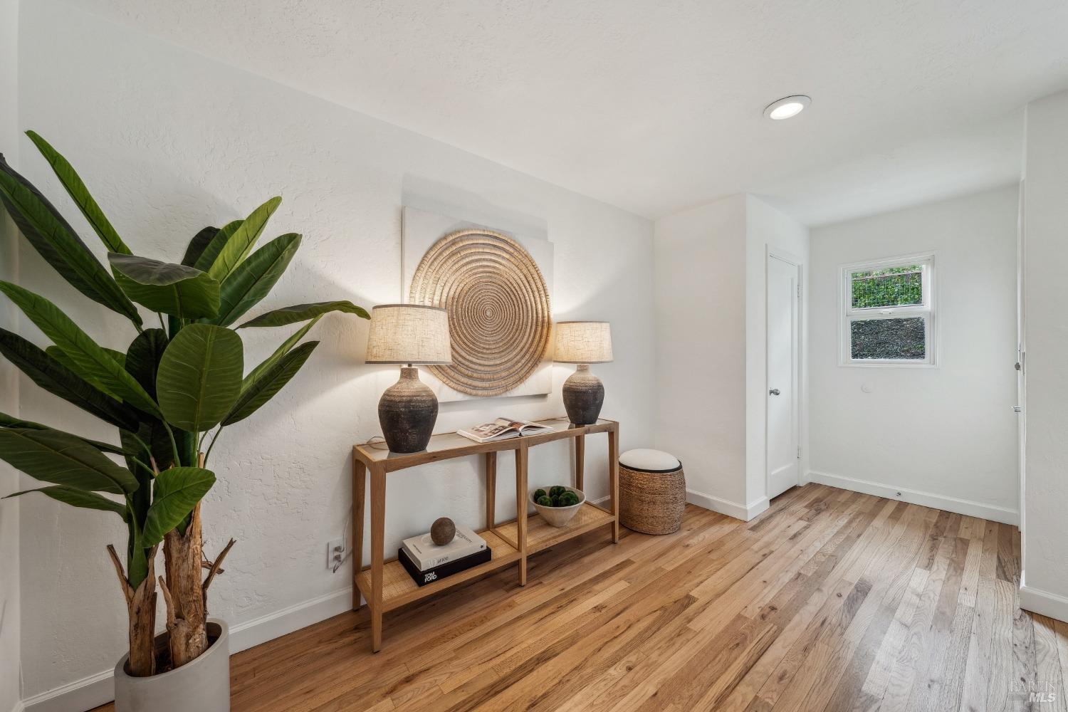 Detail Gallery Image 5 of 26 For 52 Camino De Herrera Unkn, San Anselmo,  CA 94960 - 3 Beds | 1 Baths