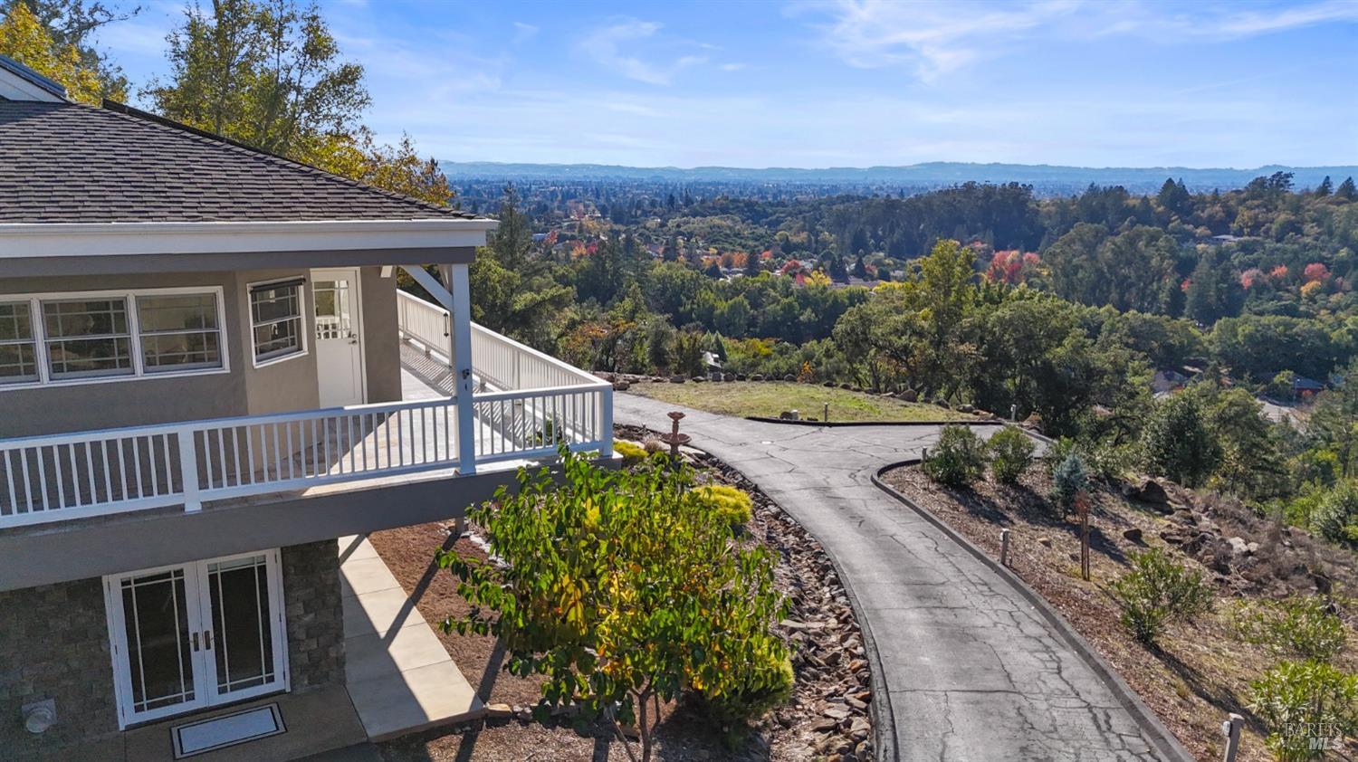 Detail Gallery Image 7 of 83 For 3749 Sleepy Hollow Dr, Santa Rosa,  CA 95404 - 3 Beds | 3 Baths