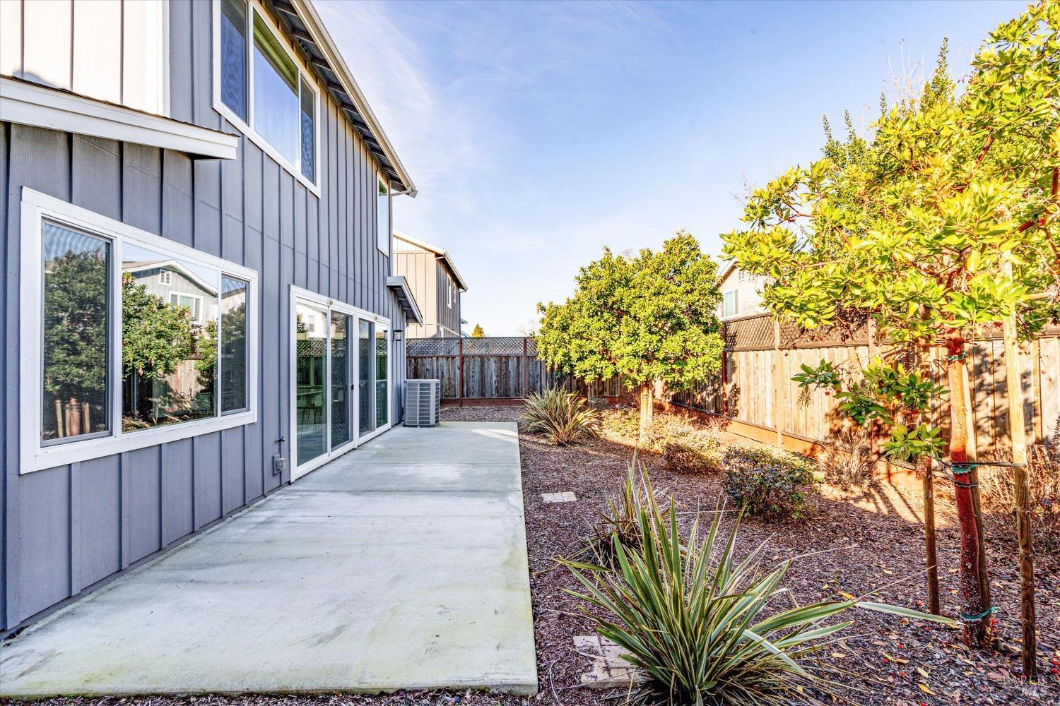 Detail Gallery Image 45 of 45 For 1864 Crimson Ln, Santa Rosa,  CA 95403 - 4 Beds | 3/1 Baths