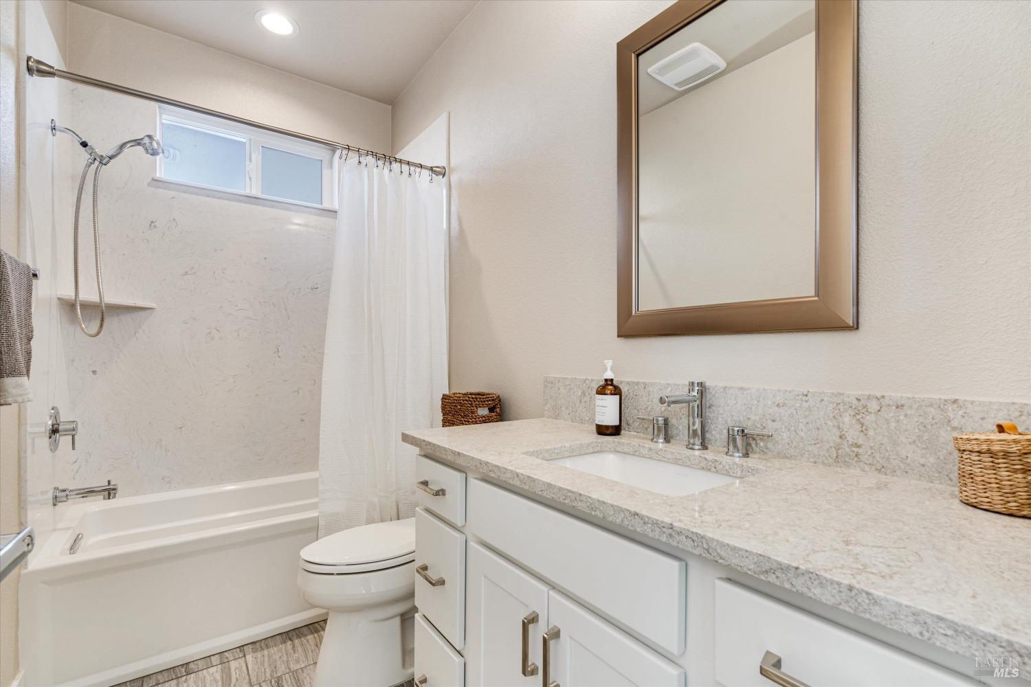 Detail Gallery Image 37 of 45 For 1864 Crimson Ln, Santa Rosa,  CA 95403 - 4 Beds | 3/1 Baths