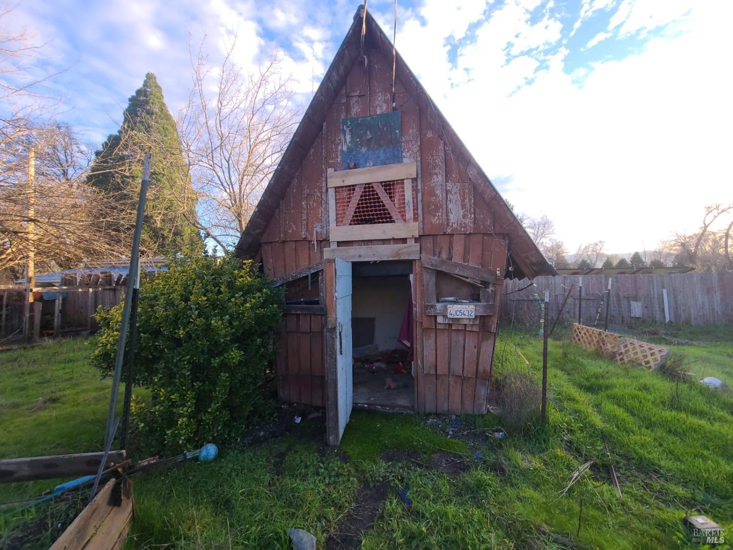 Detail Gallery Image 11 of 13 For 23975 Eberle St, Covelo,  CA 95428 - 3 Beds | 2 Baths