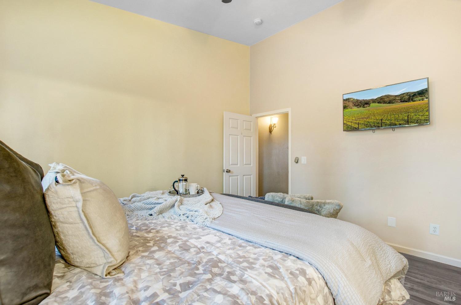 Detail Gallery Image 17 of 36 For 553 E Jasmine Cir, Santa Rosa,  CA 95407 - 2 Beds | 2/1 Baths