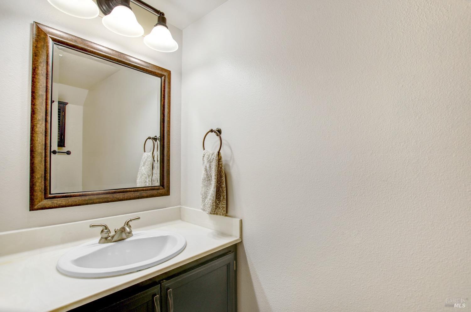 Detail Gallery Image 25 of 36 For 553 E Jasmine Cir, Santa Rosa,  CA 95407 - 2 Beds | 2/1 Baths