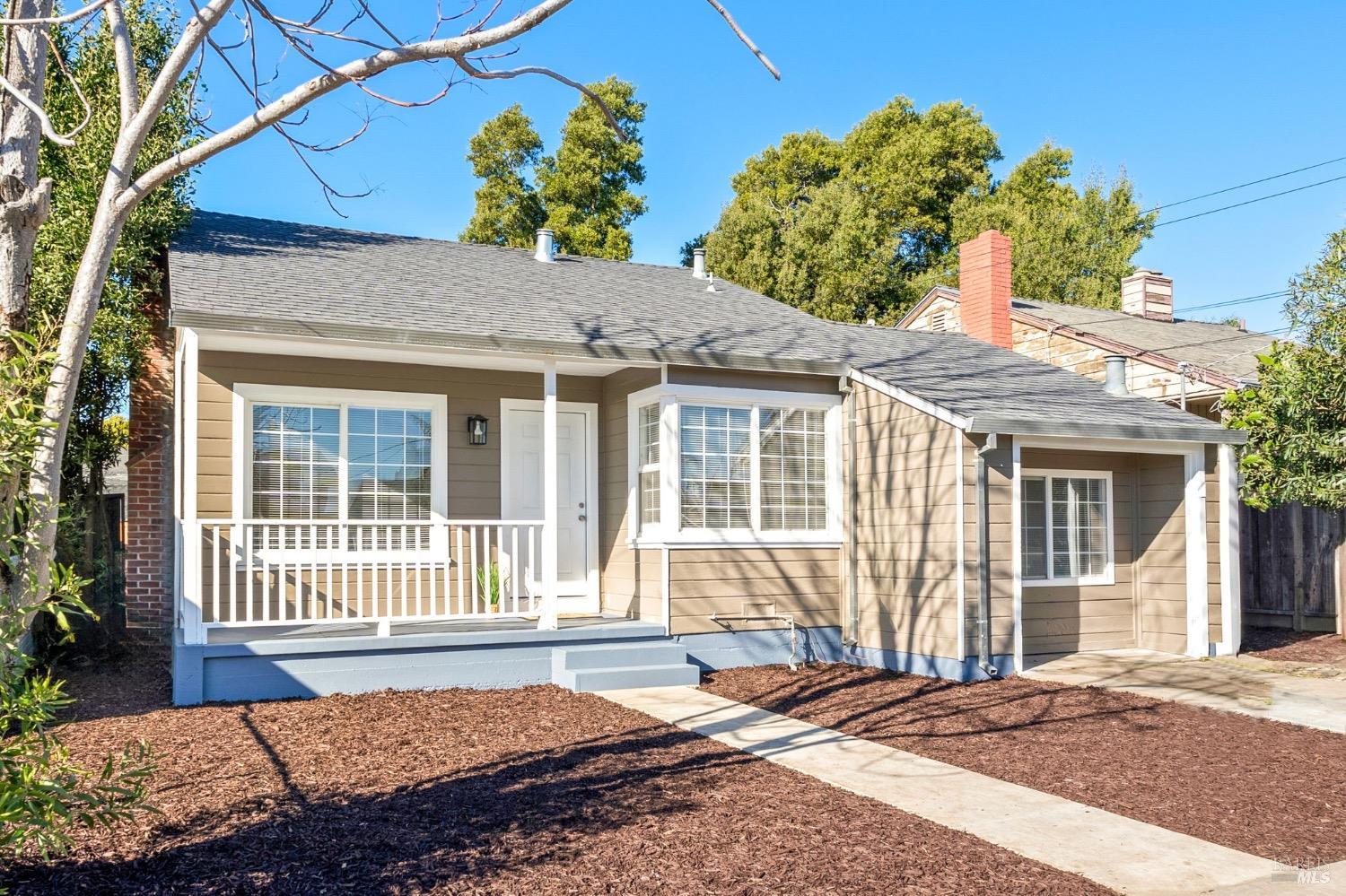 Detail Gallery Image 1 of 1 For 1387 63rd Ave, Oakland,  CA 94621 - 2 Beds | 1 Baths