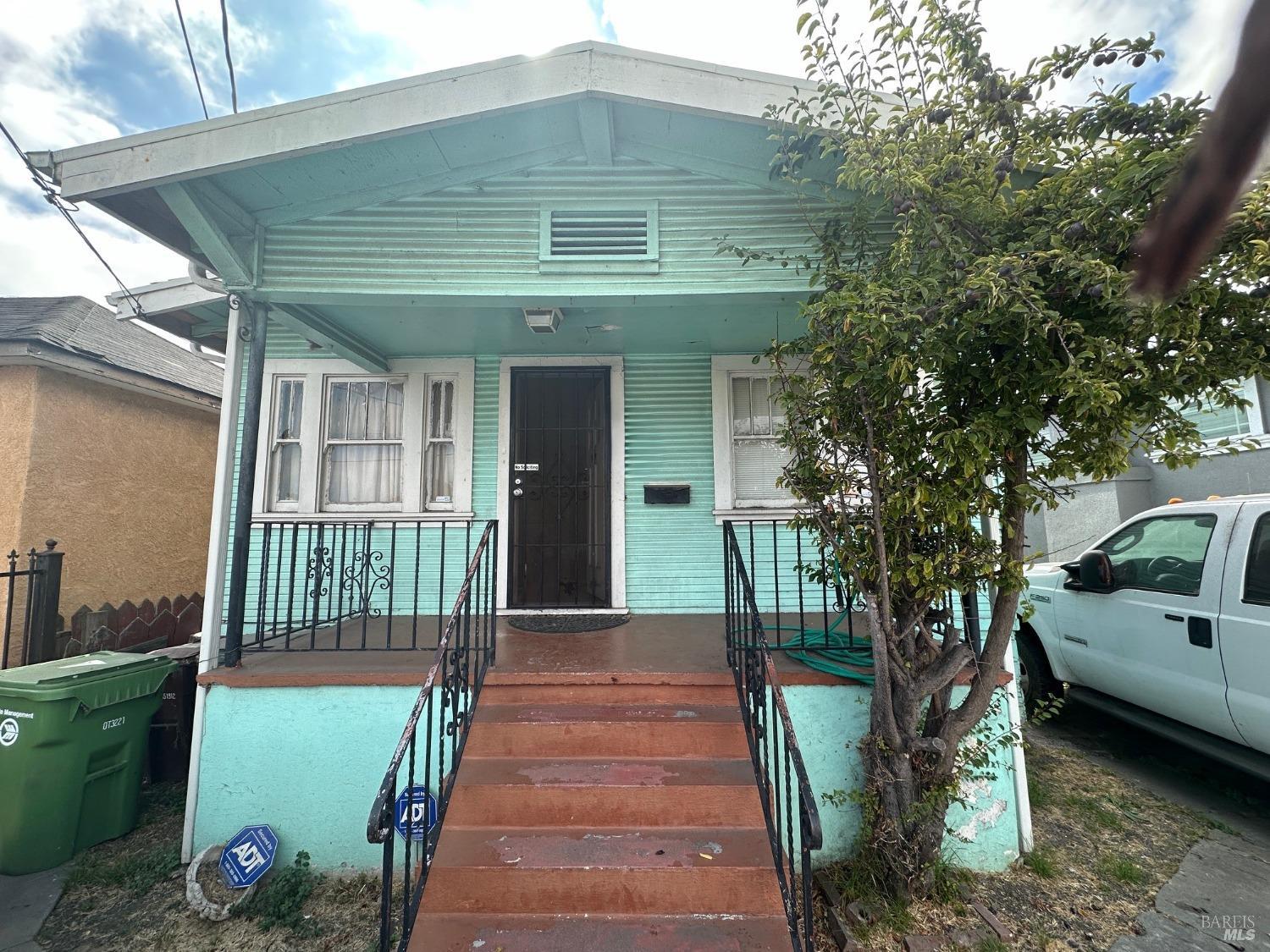 Detail Gallery Image 1 of 1 For Address Is Not Disclosed, Oakland,  CA 94603 - 2 Beds | 1 Baths