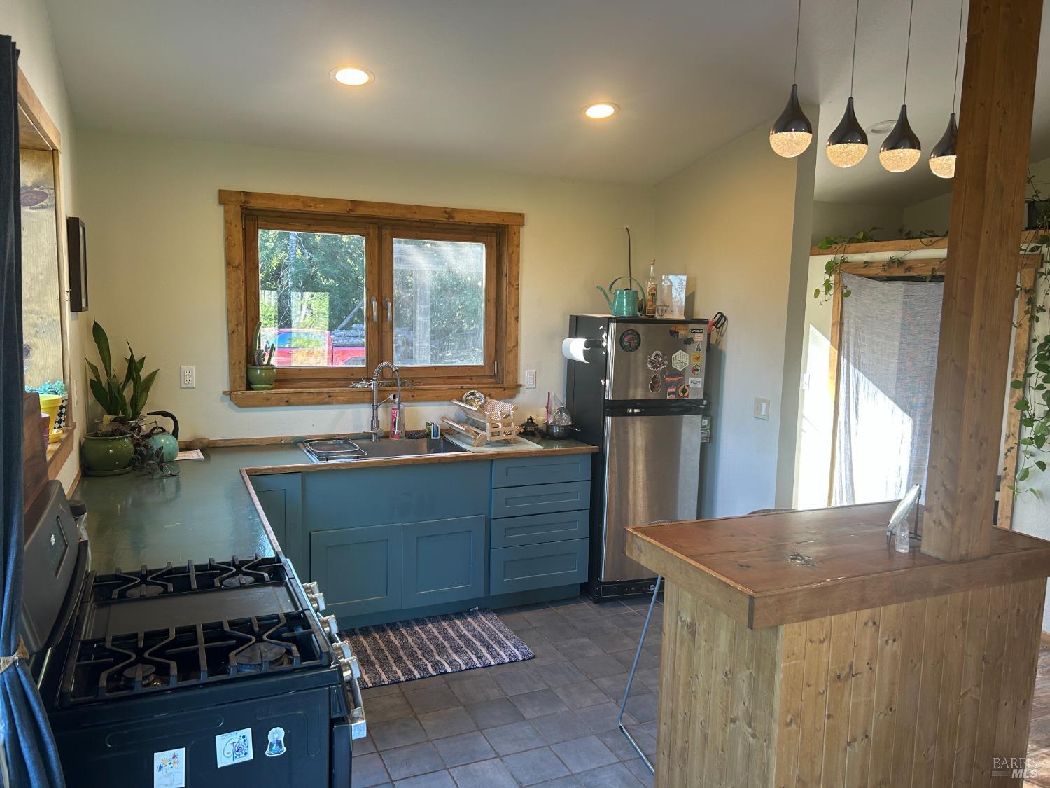 Detail Gallery Image 23 of 36 For 34620 Eureka Hill Rd, Point Arena,  CA 95468 - 1 Beds | 1/1 Baths