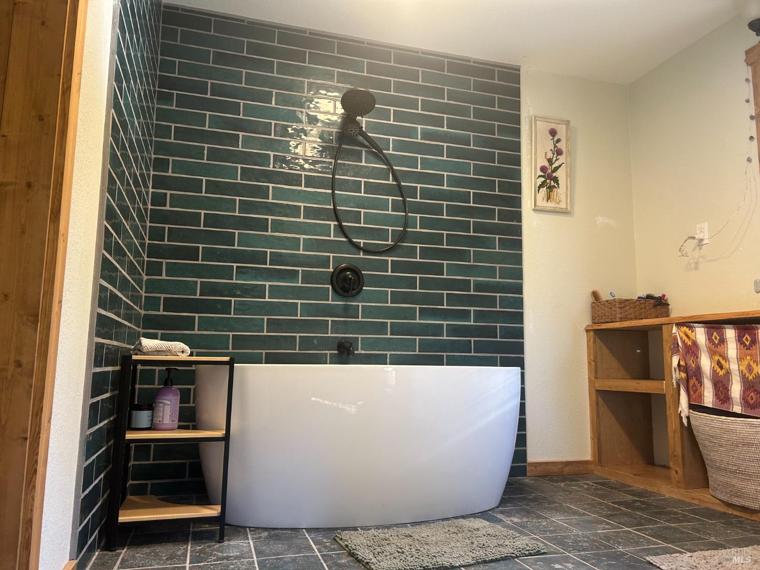 Detail Gallery Image 19 of 36 For 34620 Eureka Hill Rd, Point Arena,  CA 95468 - 1 Beds | 1/1 Baths