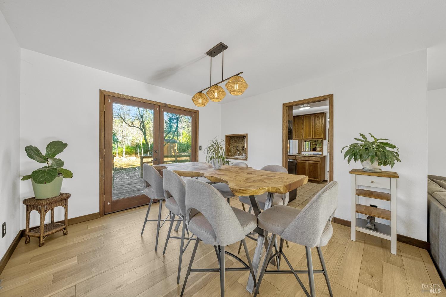 Detail Gallery Image 14 of 84 For 10512 Rosa Trl, Kelseyville,  CA 95451 - 3 Beds | 4 Baths
