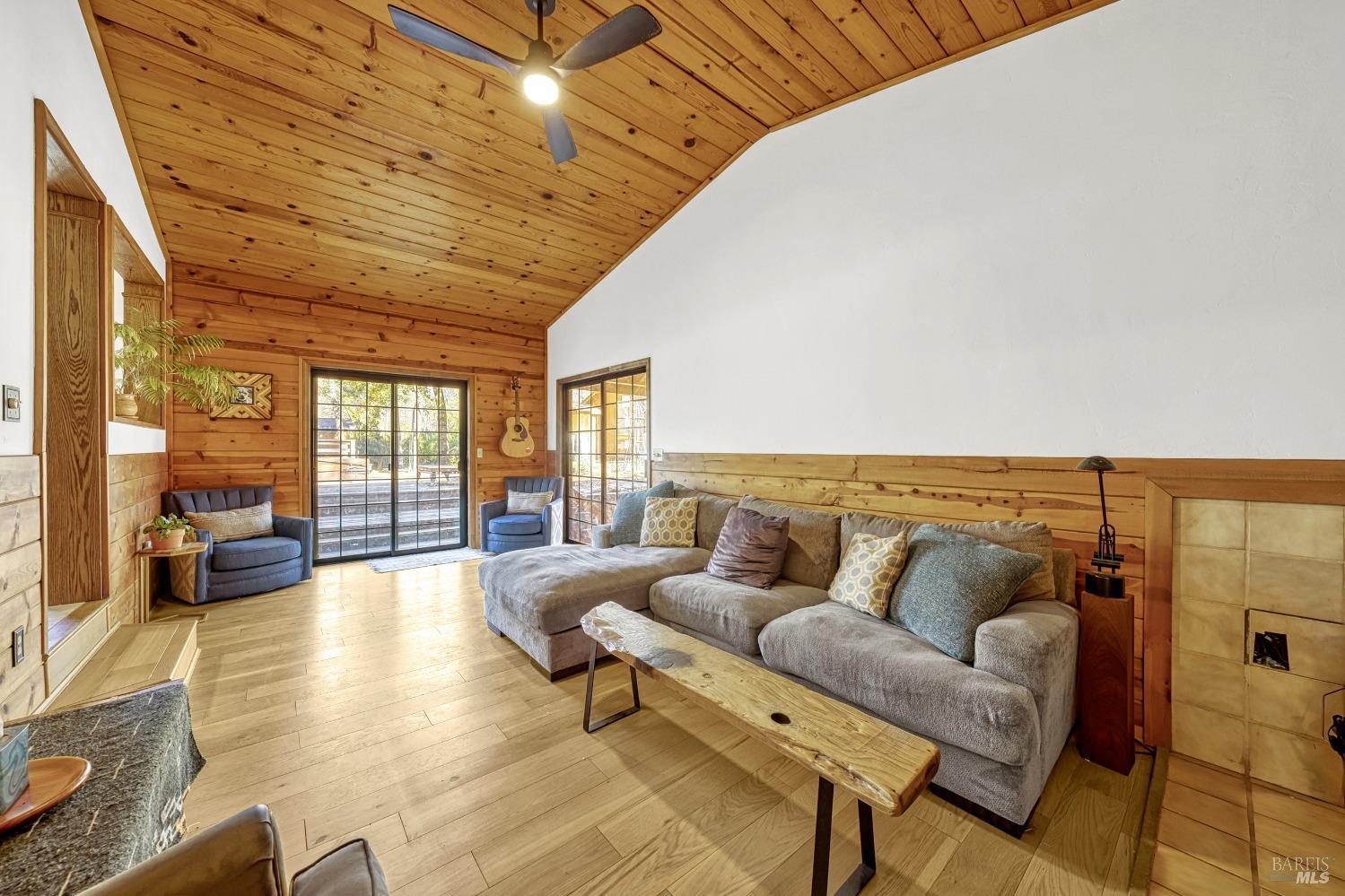 Detail Gallery Image 17 of 84 For 10512 Rosa Trl, Kelseyville,  CA 95451 - 3 Beds | 4 Baths