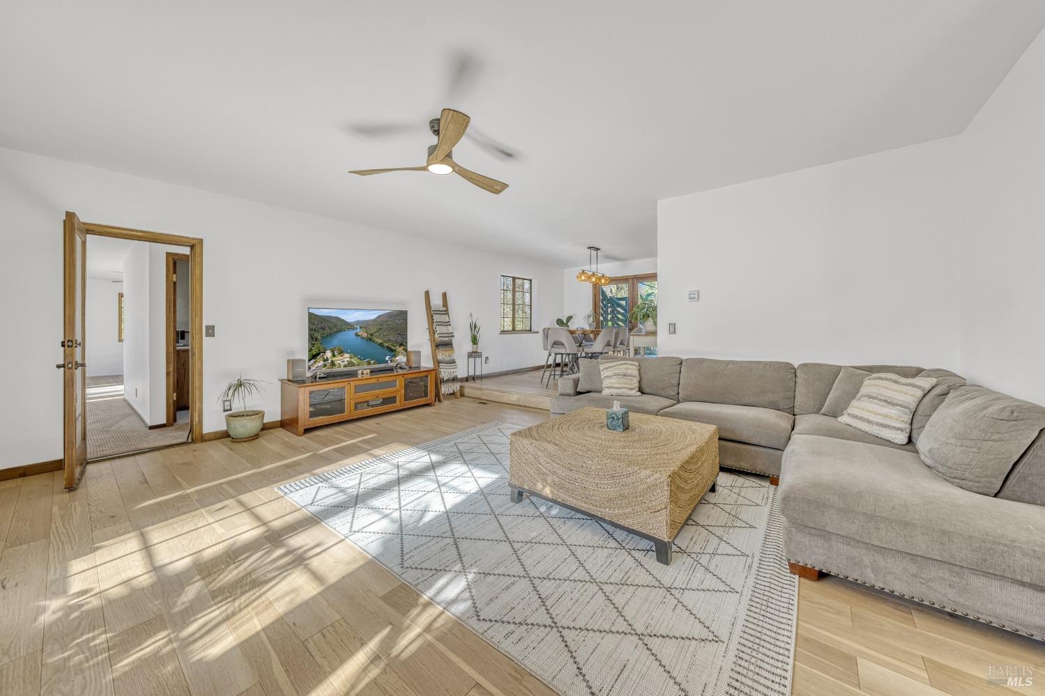Detail Gallery Image 11 of 84 For 10512 Rosa Trl, Kelseyville,  CA 95451 - 3 Beds | 4 Baths