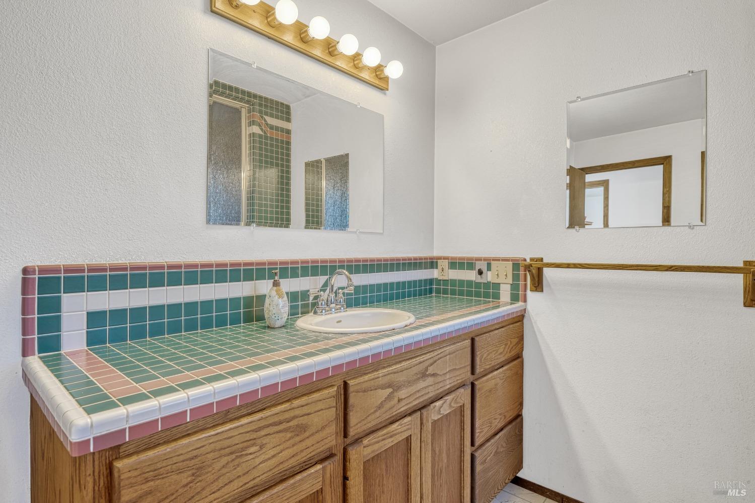 Detail Gallery Image 30 of 84 For 10512 Rosa Trl, Kelseyville,  CA 95451 - 3 Beds | 4 Baths