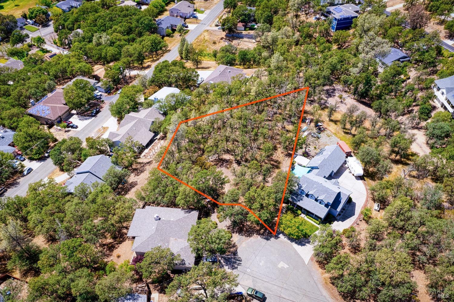 Detail Gallery Image 2 of 20 For 17934 Moon Hill Ct, Hidden Valley Lake,  CA 95467 - – Beds | – Baths