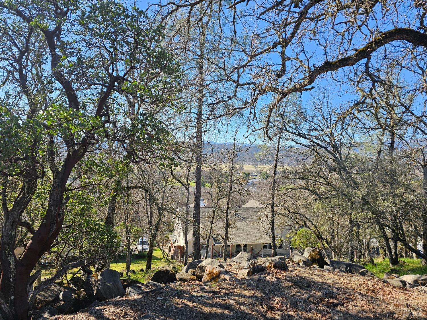 Detail Gallery Image 5 of 20 For 17934 Moon Hill Ct, Hidden Valley Lake,  CA 95467 - – Beds | – Baths