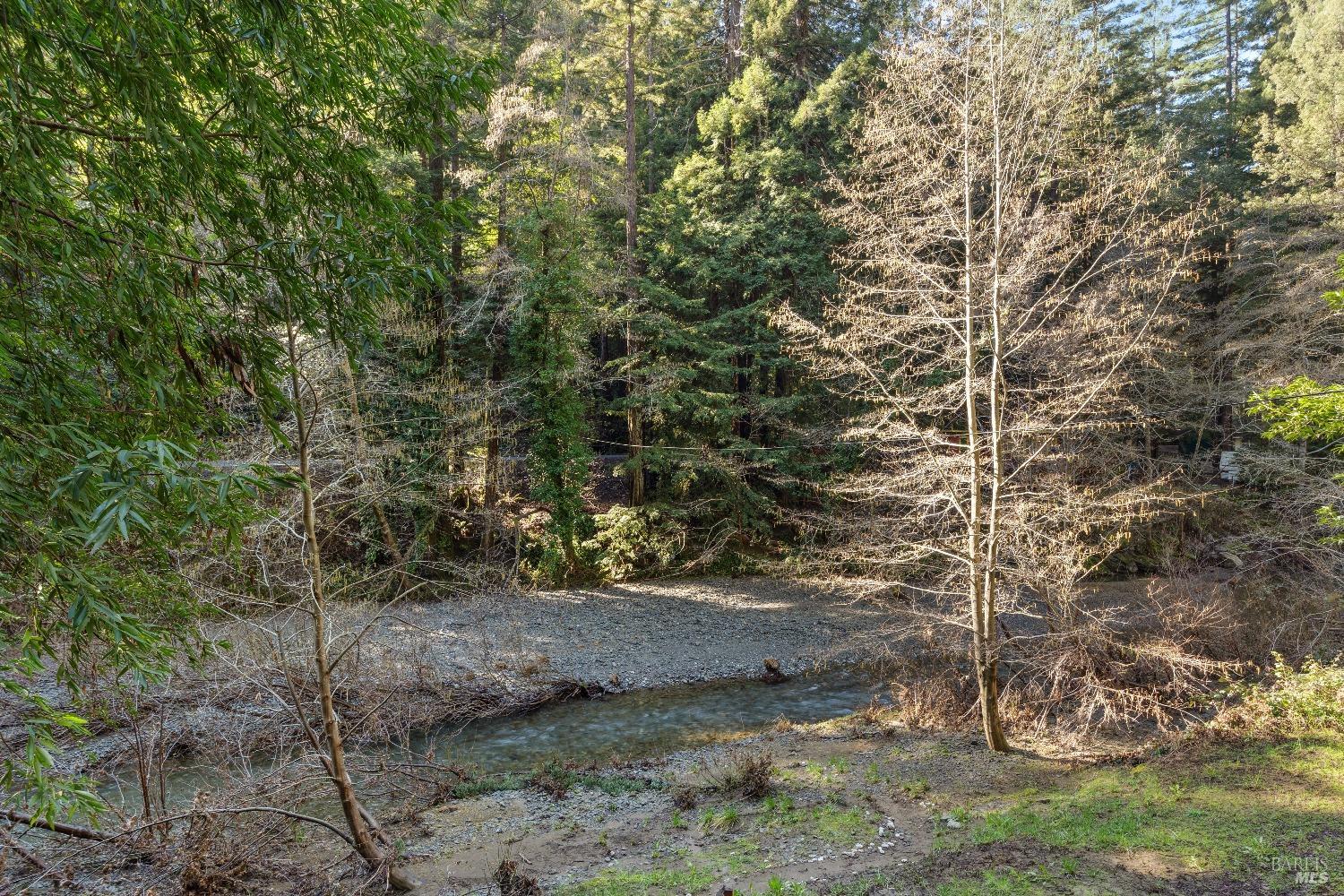 Detail Gallery Image 9 of 25 For 2 Wildwood Ln, Cazadero,  CA 95421 - 1 Beds | 2 Baths