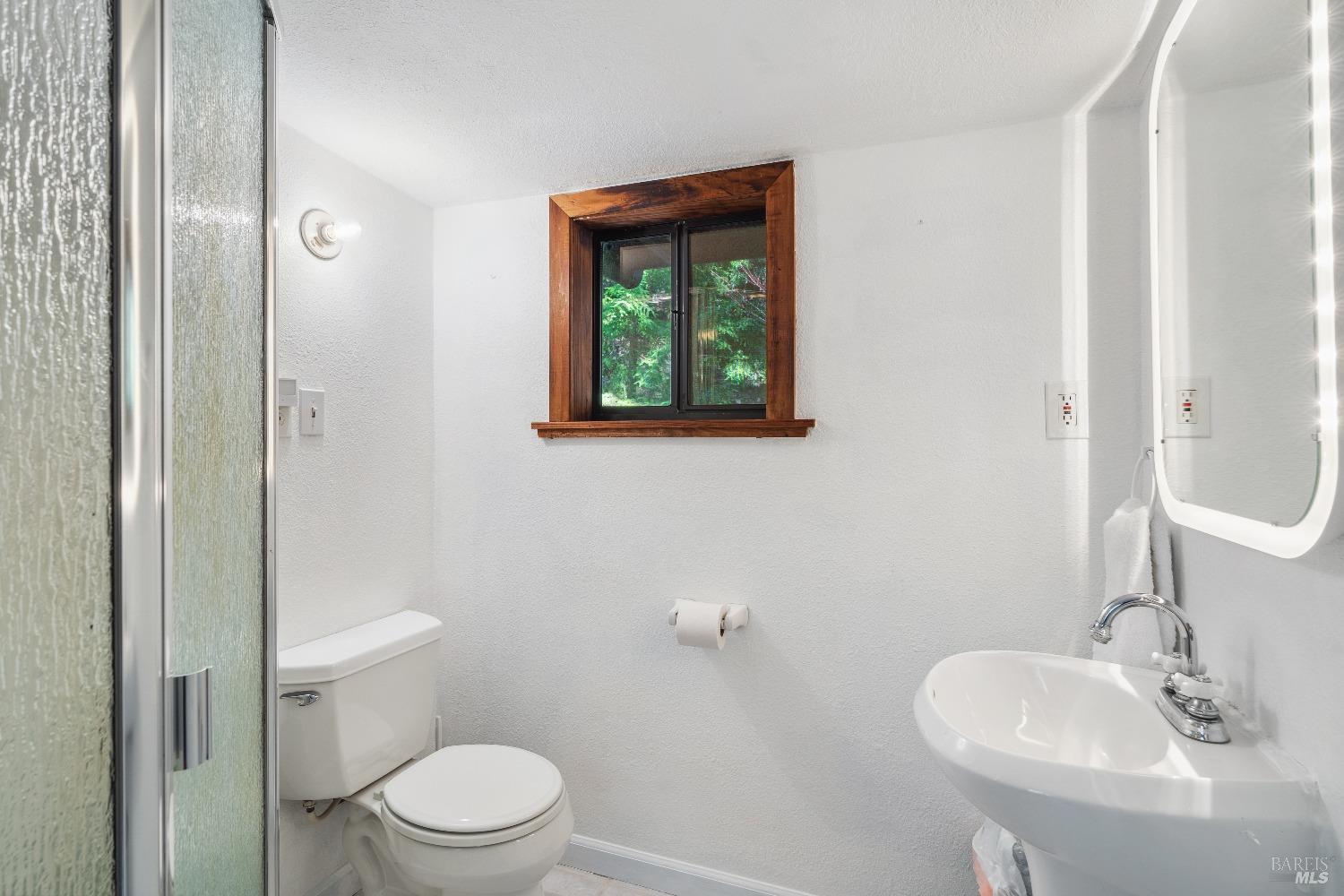 Detail Gallery Image 12 of 25 For 2 Wildwood Ln, Cazadero,  CA 95421 - 1 Beds | 2 Baths