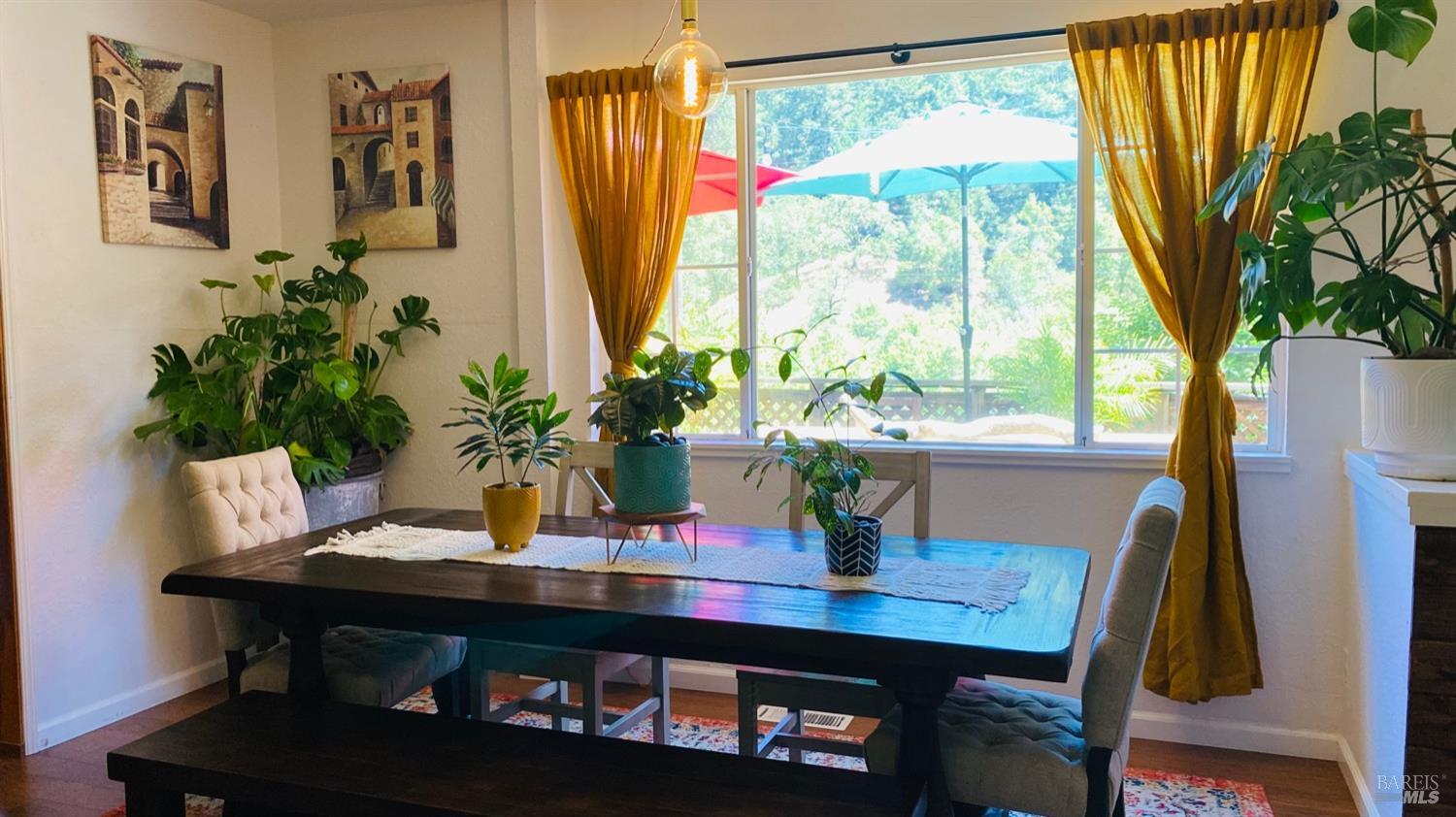 Detail Gallery Image 9 of 43 For 6185 Cazadero Hwy, Cazadero,  CA 95421 - 3 Beds | 2/1 Baths
