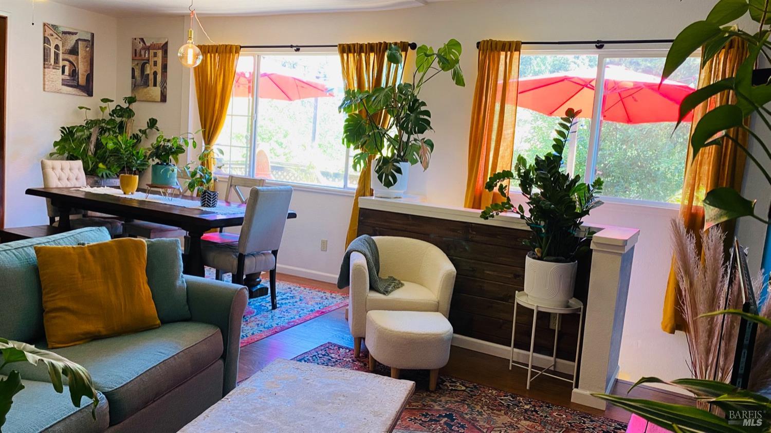 Detail Gallery Image 5 of 43 For 6185 Cazadero Hwy, Cazadero,  CA 95421 - 3 Beds | 2/1 Baths