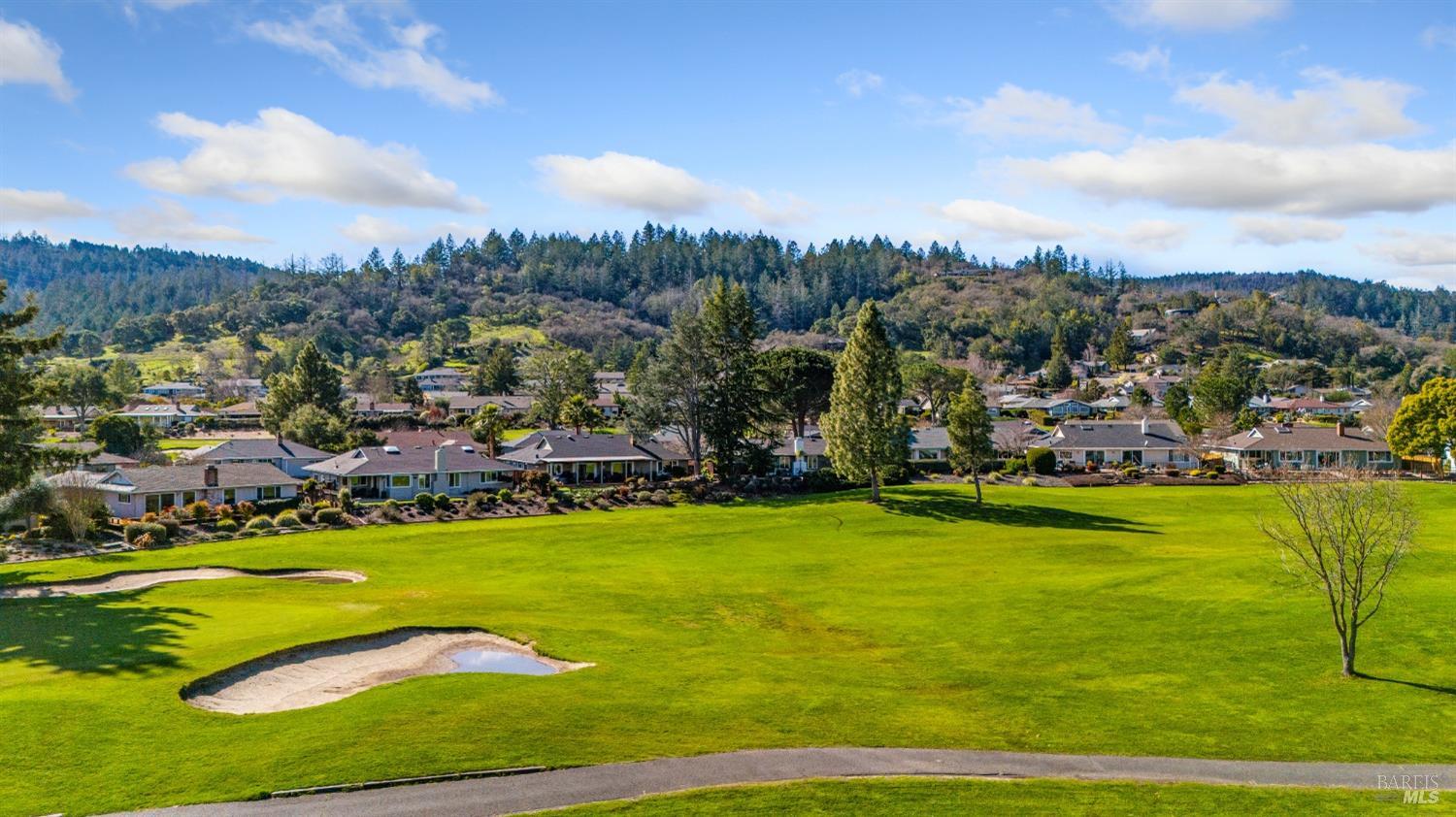 Detail Gallery Image 1 of 1 For 354 Oak Leaf Cir, Santa Rosa,  CA 95409 - 2 Beds | 2 Baths