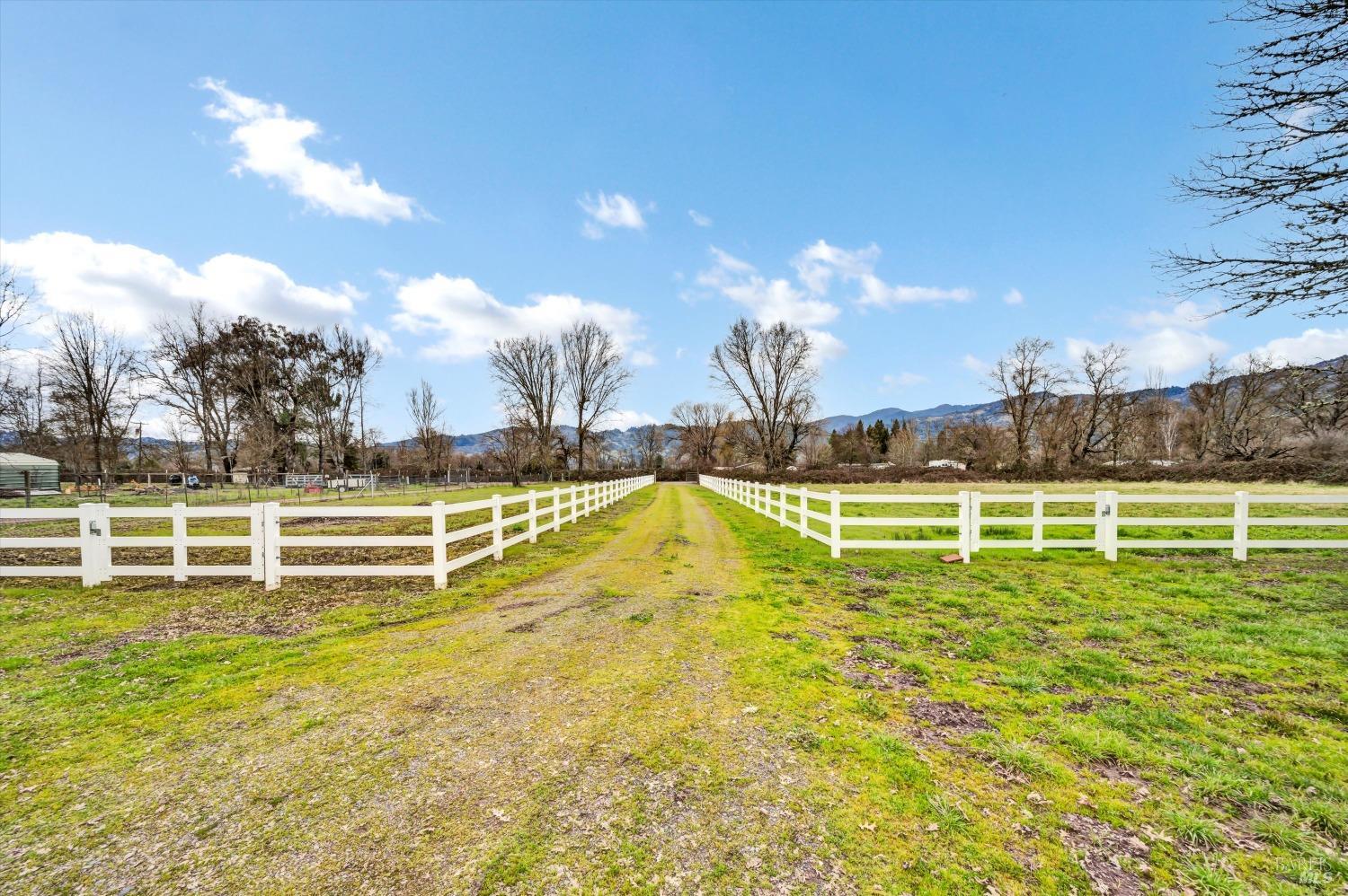 Detail Gallery Image 4 of 40 For 12554 Powerhouse Rd, Potter Valley,  CA 95469 - 3 Beds | 2 Baths