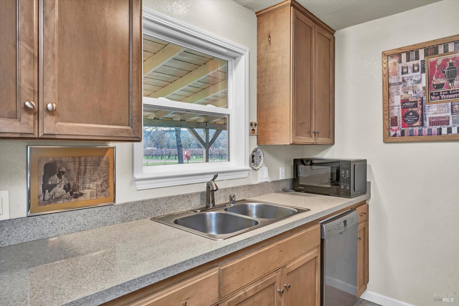 Detail Gallery Image 18 of 40 For 12554 Powerhouse Rd, Potter Valley,  CA 95469 - 3 Beds | 2 Baths