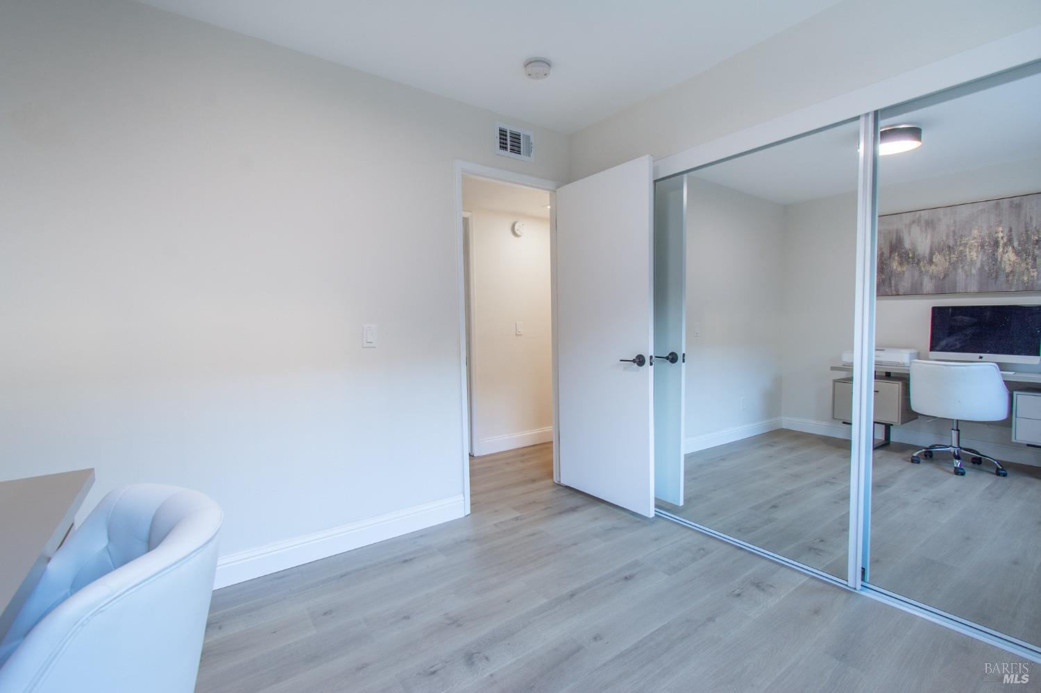 Oakmeade Court, Vacaville, California image 30
