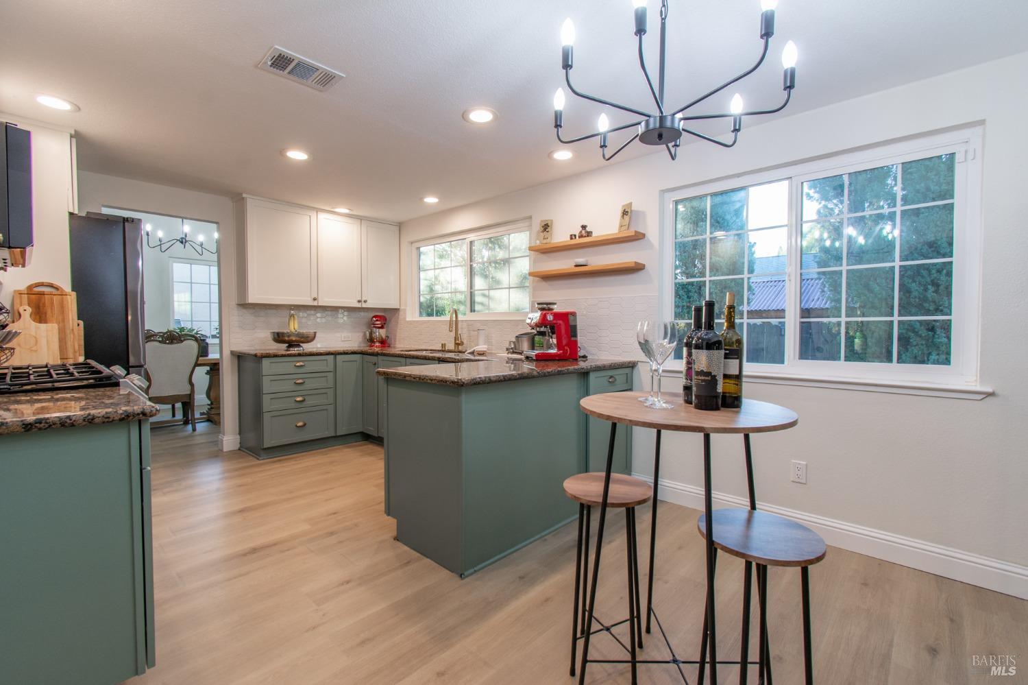 Oakmeade Court, Vacaville, California image 18