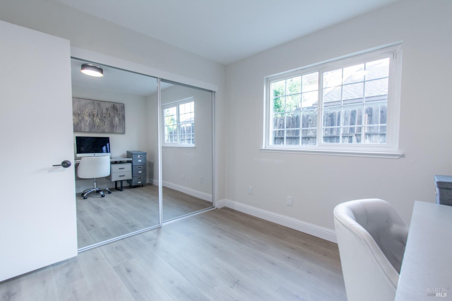 Oakmeade Court, Vacaville, California image 31