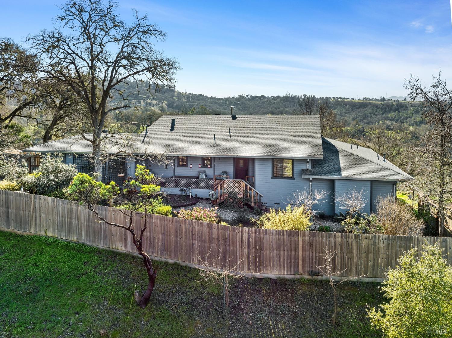 Detail Gallery Image 1 of 1 For 3191 Black Bart Trl, Redwood Valley,  CA 95470 - 3 Beds | 3 Baths